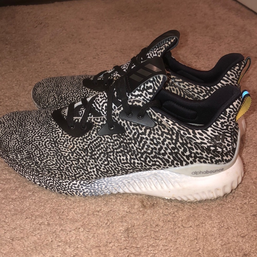 Women’s size 9 adidas shoes